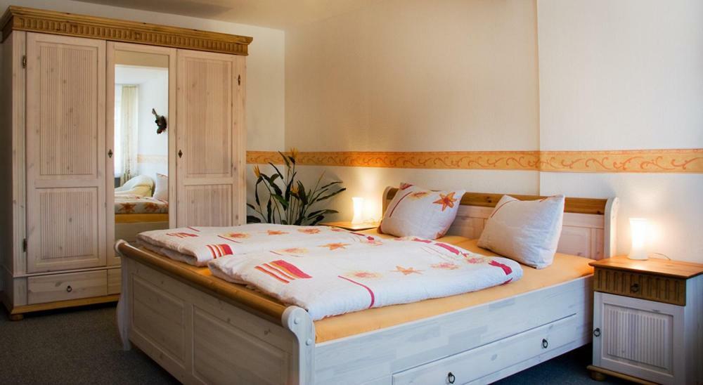 Hotel Zur Post อาร์นส์แบร์ก ภายนอก รูปภาพ